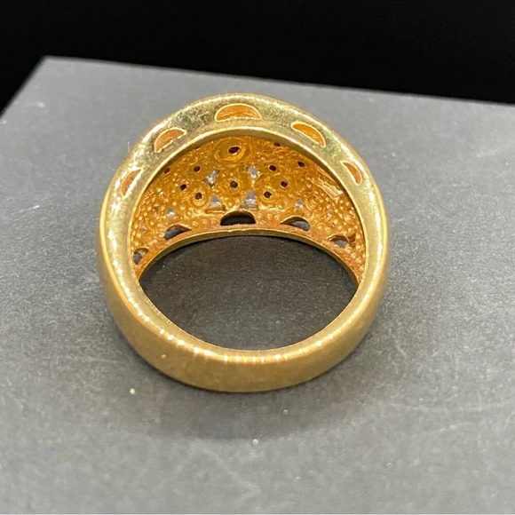 Vintage 90s Ornate Filigree Two-Tone Domed Cocktail Ring by Avon - Picture 5 of 16